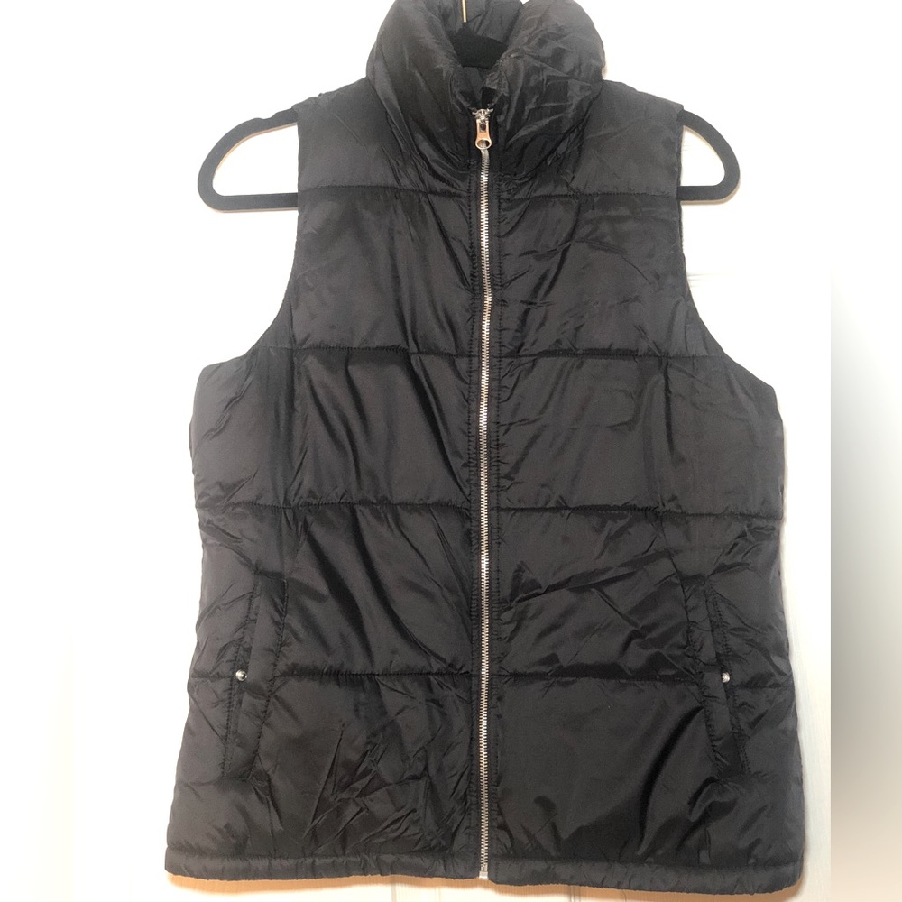 Old Navy | Water-Resistant Quilted Puffer Vest for Women | Color: Black